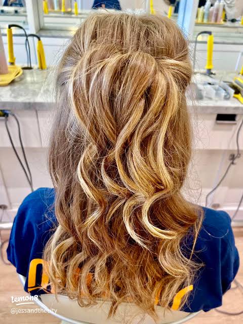 Half Up Half Down With Soft Curls Visual Idea — Winter Half Up Half Down Hairstyles