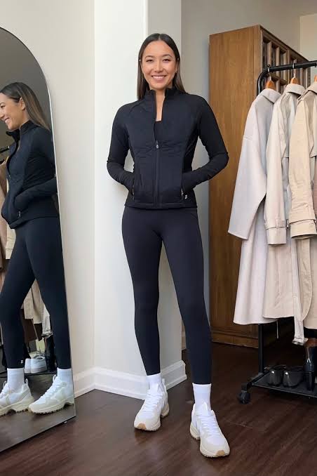 Black Activewear Set for Athleisure and Sport Black Activewear Set for Athleisure and Sport β Winter Athleisure Outfits