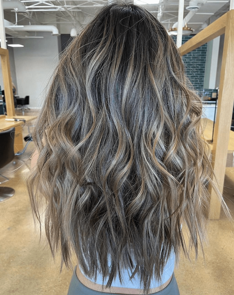 Mid-Back Dark Blonde With Blonde Lowlights Mid-Back Dark Blonde With Blonde Lowlights β Lowlights for Blonde Hair