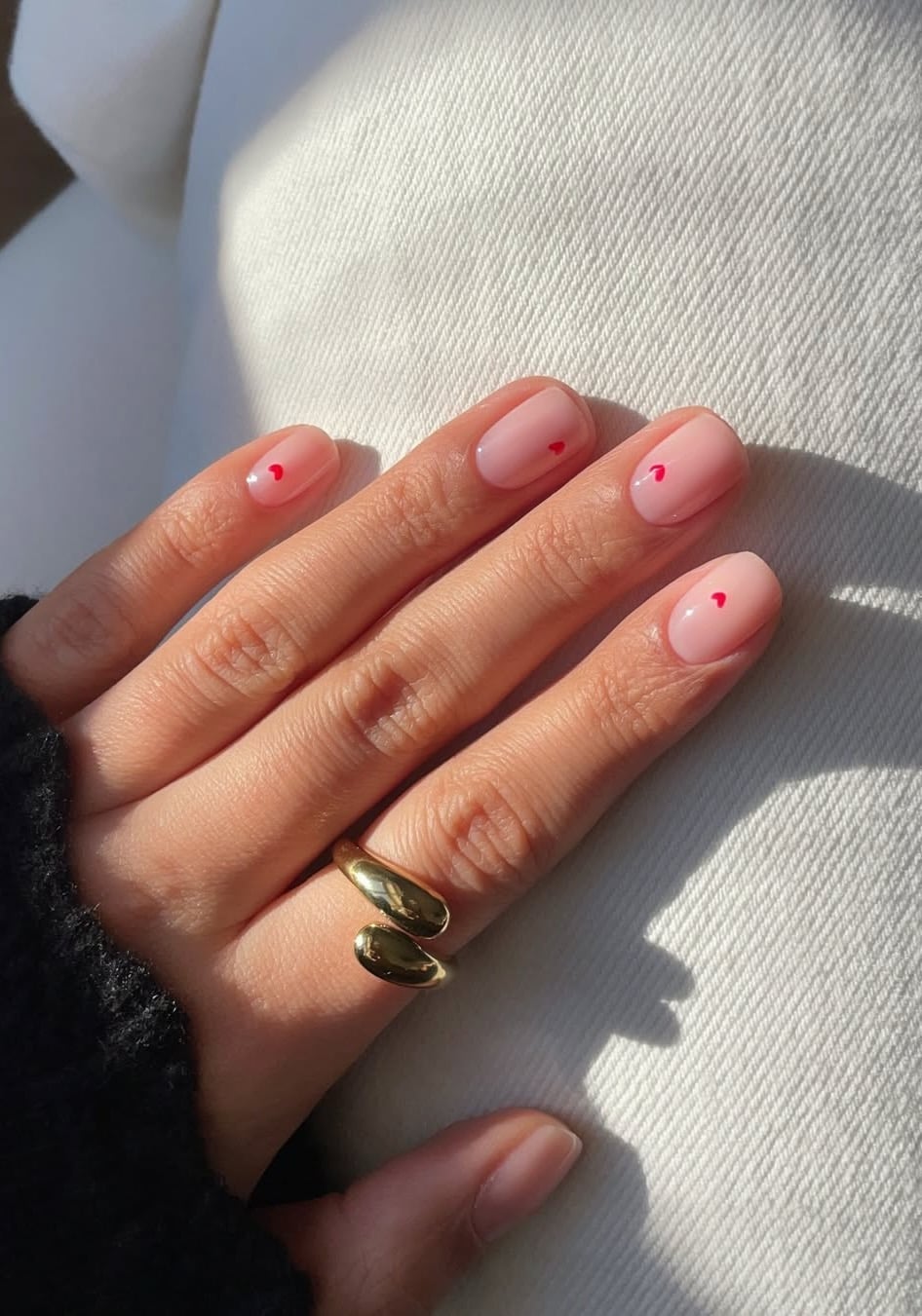Short Oval Sheer Pink with Tiny Red Hearts Short Oval Sheer Pink with Tiny Red Hearts β Coquette Winter Nails