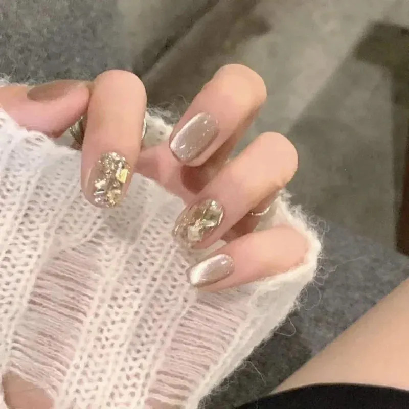 Nude Base 3D Floral Rhinestone Glitter Accents — Winter Champagne Nails