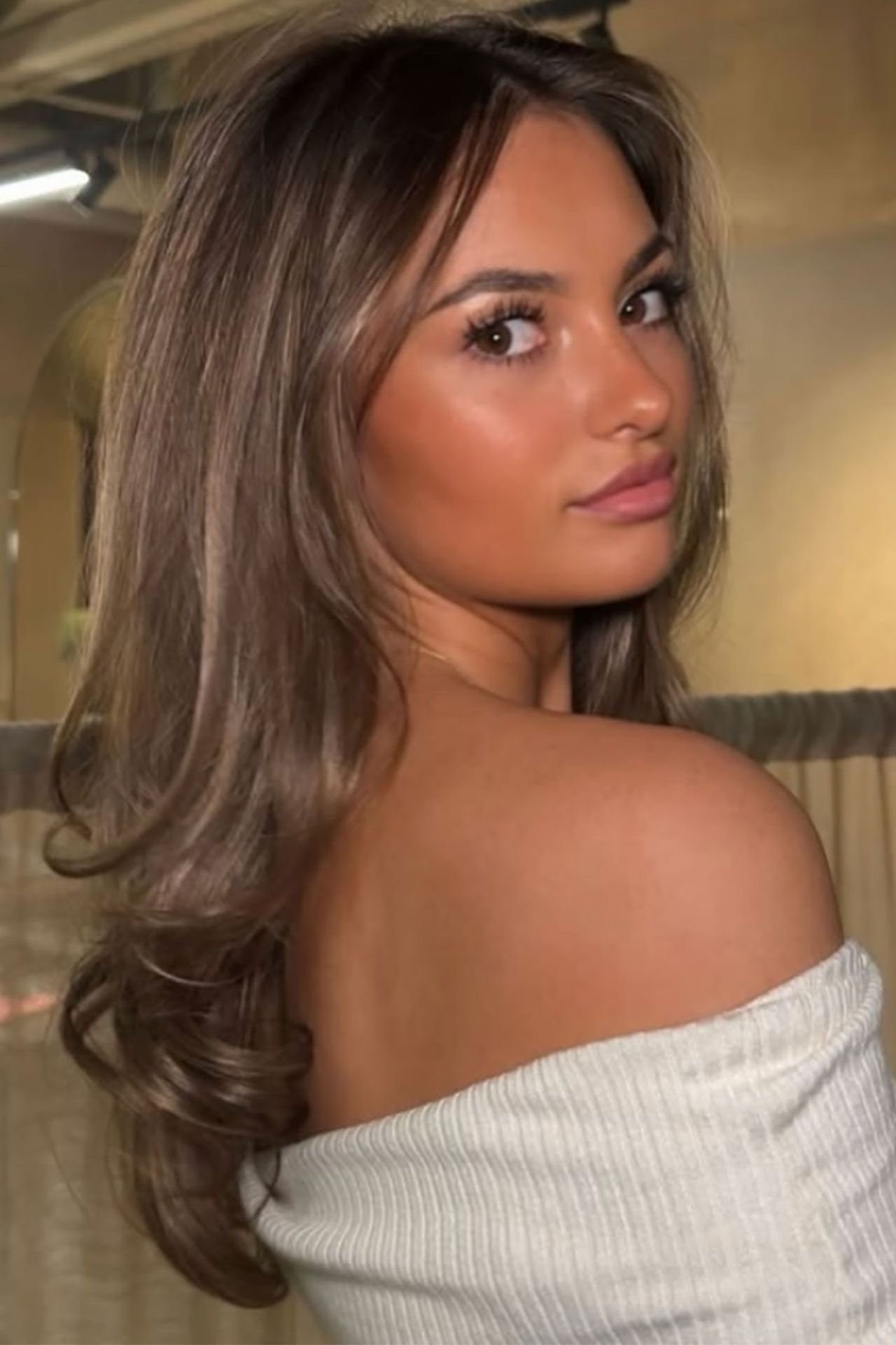 Mid-Back Visual Idea — Winter Hair Colors for Blondes