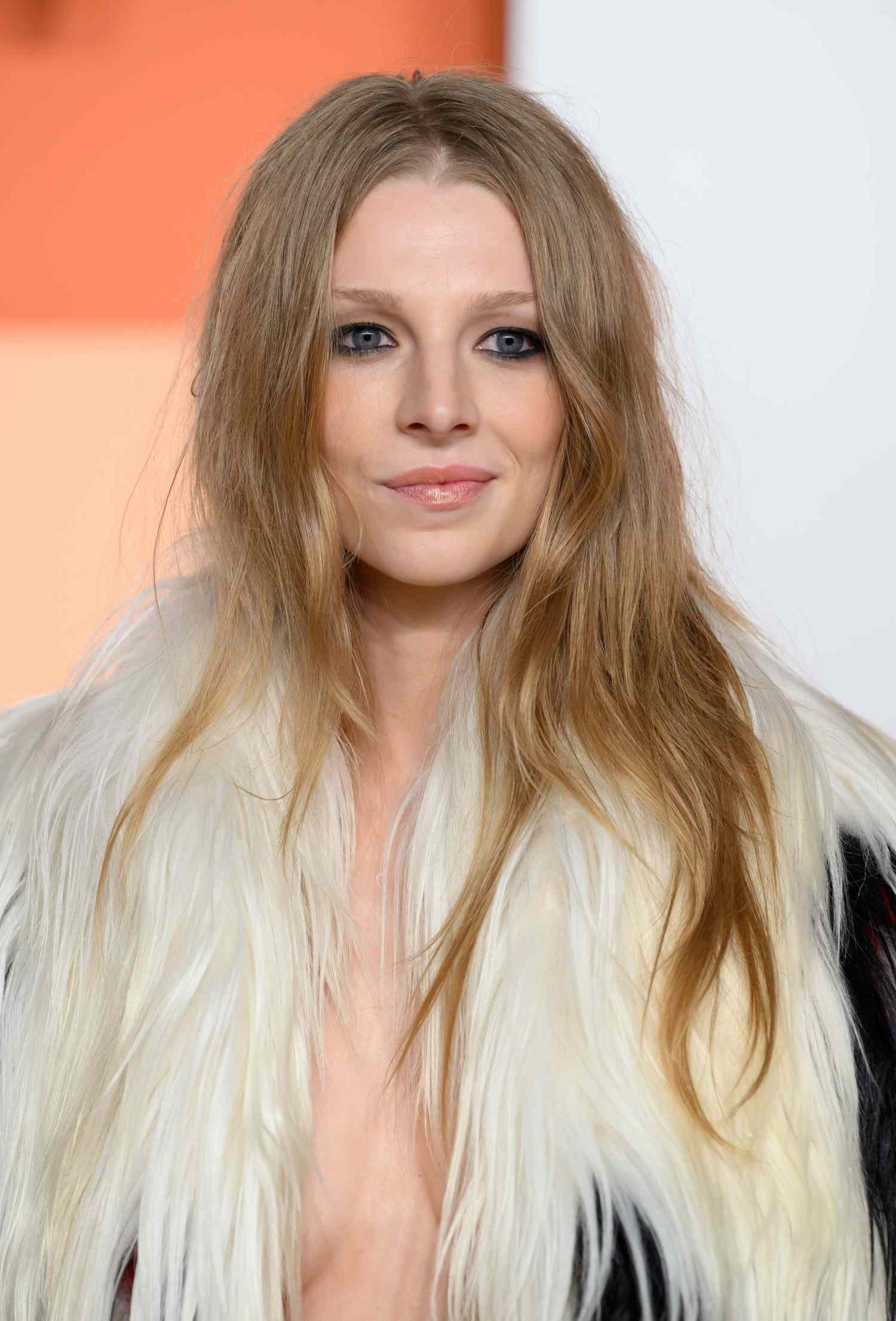 Layers Visual Idea Layers Visual Idea β Winter Haircuts for Long Faces
