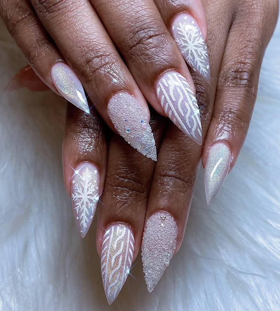 Textured Cable Knit Rhinestone Stilettos Textured Cable Knit Rhinestone Stilettos β Winter Rhinestone Nails