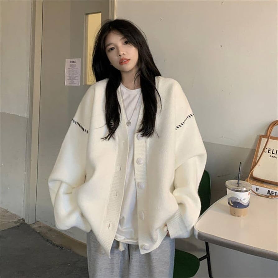 Black Oversized Coat with Wide-Leg Pants for Effortless Chic — Winter College Outfits