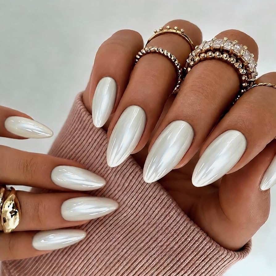Lustrous Pearlescent White Almonds — Winter White Nails