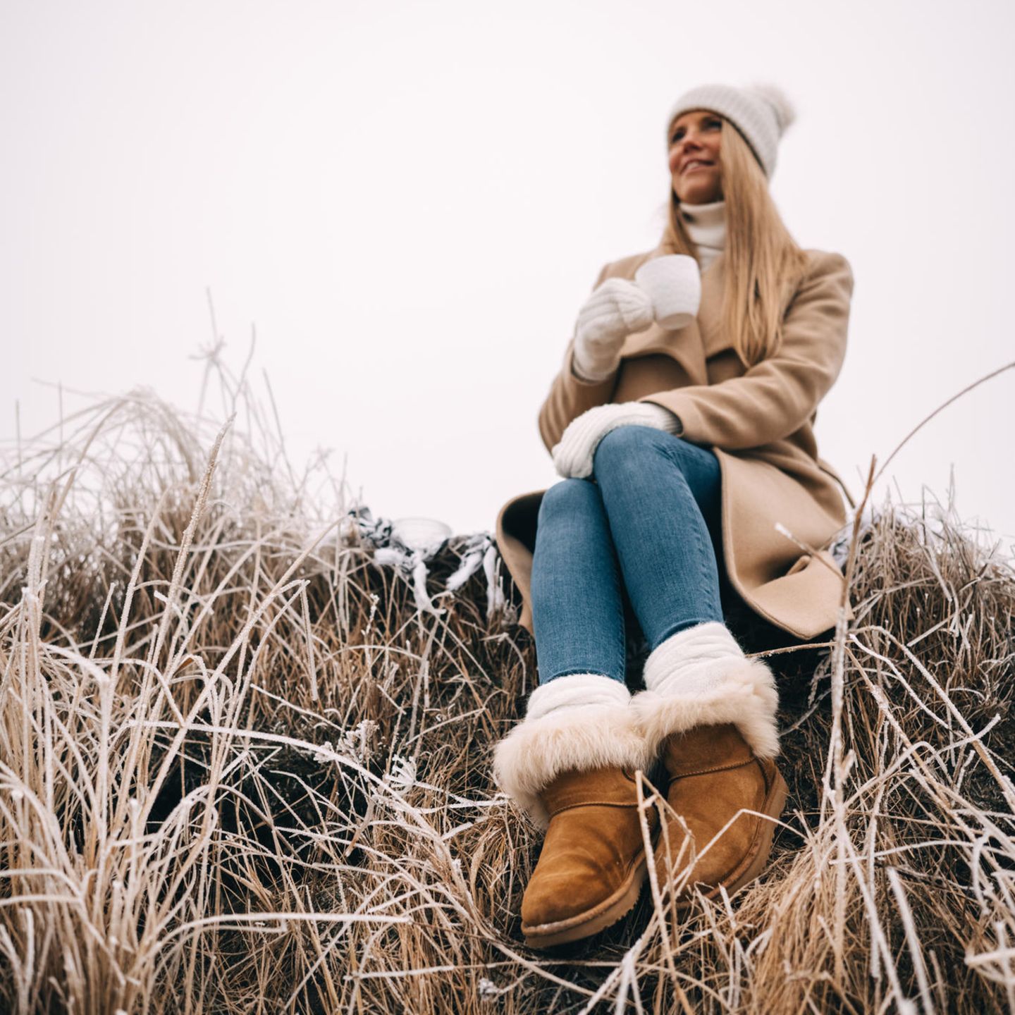 Winter Cozy: Fur-Trimmed Ugg Boots with Leg Warmers Winter Cozy: Fur-Trimmed Ugg Boots with Leg Warmers β Ugg Slippers Outfits