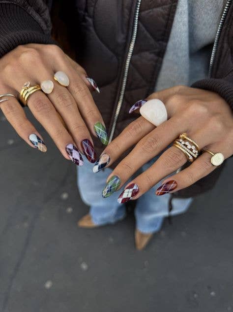 Winter Visual Idea — Winter Acrylic Nail Colors