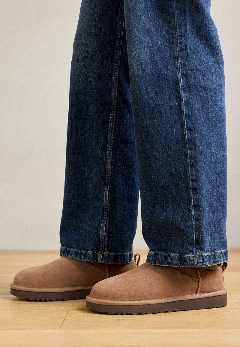 Classic Tan Uggs with Straight Leg Jeans — Ugg Boots Outfits