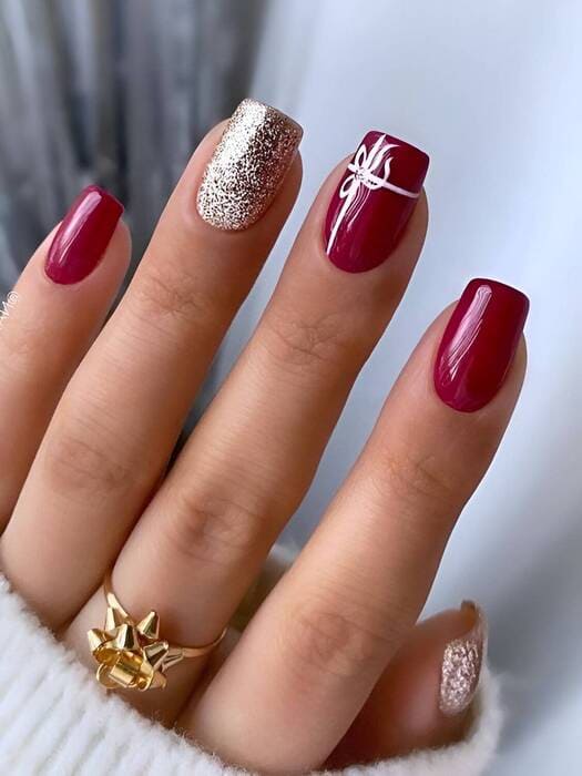 Glossy Glitter Visual Idea Glossy Glitter Visual Idea β New Years Nails 2027