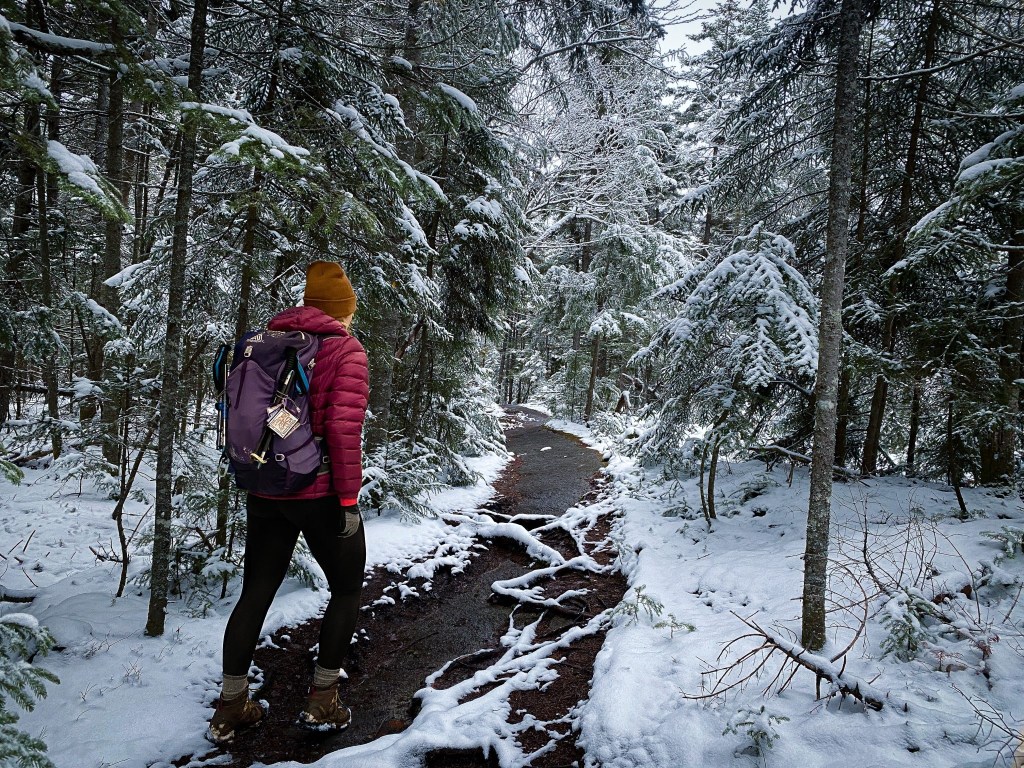Red Puffer Jacket for Snowy Mountain Adventures Red Puffer Jacket for Snowy Mountain Adventures β Winter Hiking Outfits