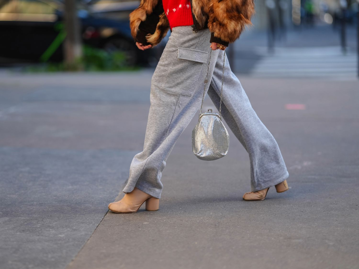 Sophisticated Grey Flare Sweatpants with Block Heels Sophisticated Grey Flare Sweatpants with Block Heels β Sweatpants Outfits