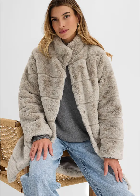 Casual Daytime Textured Light Grey Faux Fur Coat: Casual Layering — Faux Fur Coat Outfits