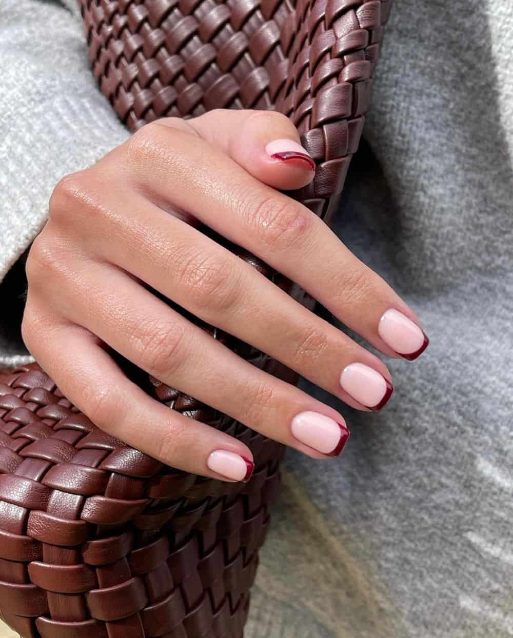 Milky Pink with Gold Foil Round Nails Milky Pink with Gold Foil Round Nails β Winter Nail Colors