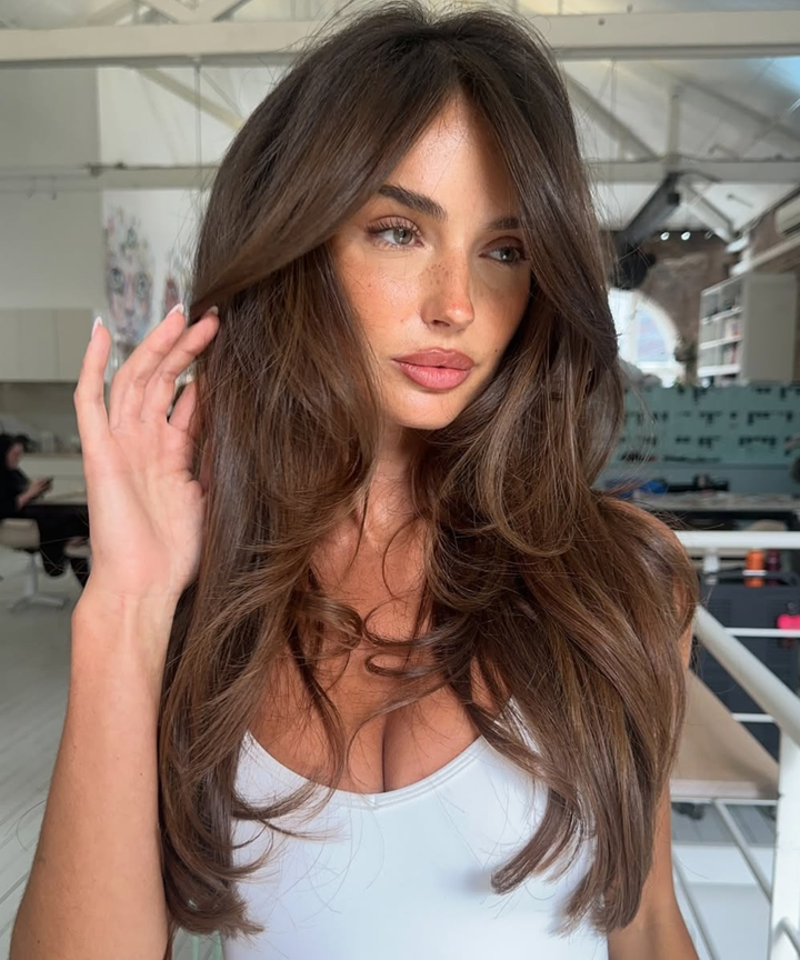 Blunt Chin Lob With Sleek Bangs — Medium Length Winter Haircuts