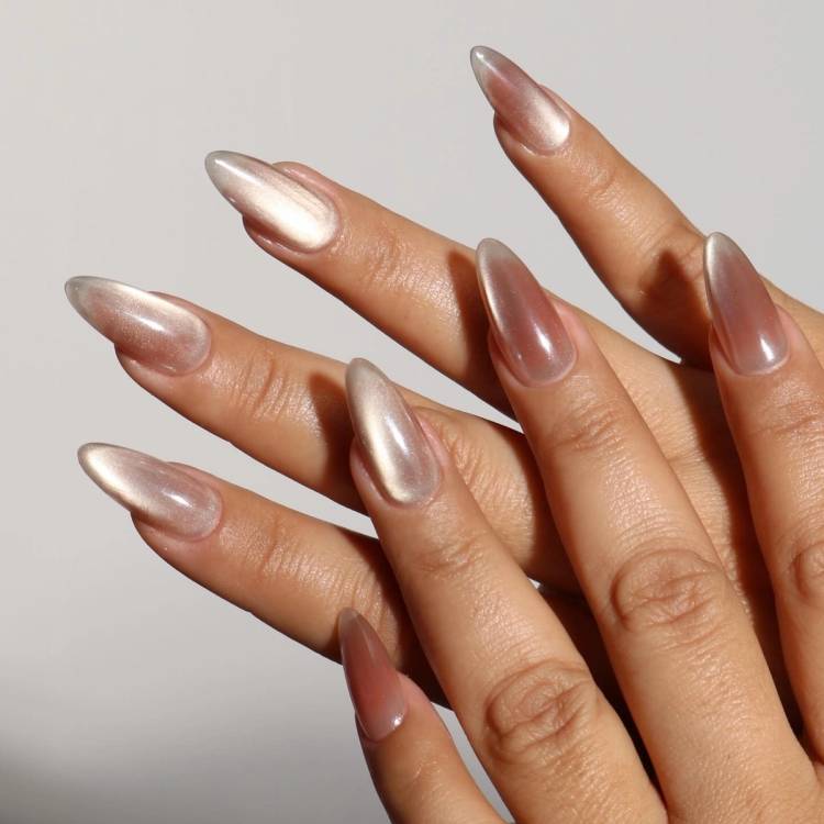 Mesmerizing Nude Rose Gold Cat-Eye Almonds — Fall to Winter Nails
