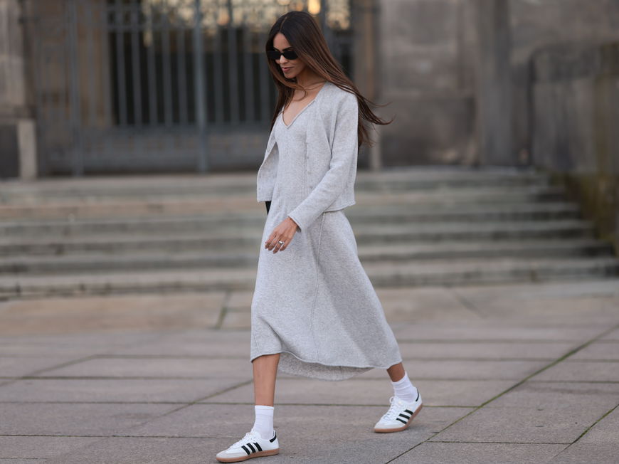 Grey Knit Midi Dress with Matching Cardigan and Sneakers Grey Knit Midi Dress with Matching Cardigan and Sneakers β Winter Dress Outfits