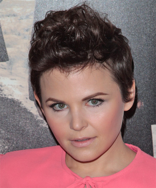 Short Visual Idea Short Visual Idea β Winter Haircuts for Round Faces