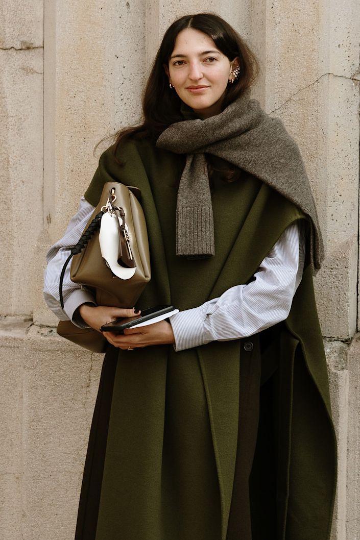 Oversized Cape: A Dramatic Layering Piece — Europe Winter Outfits