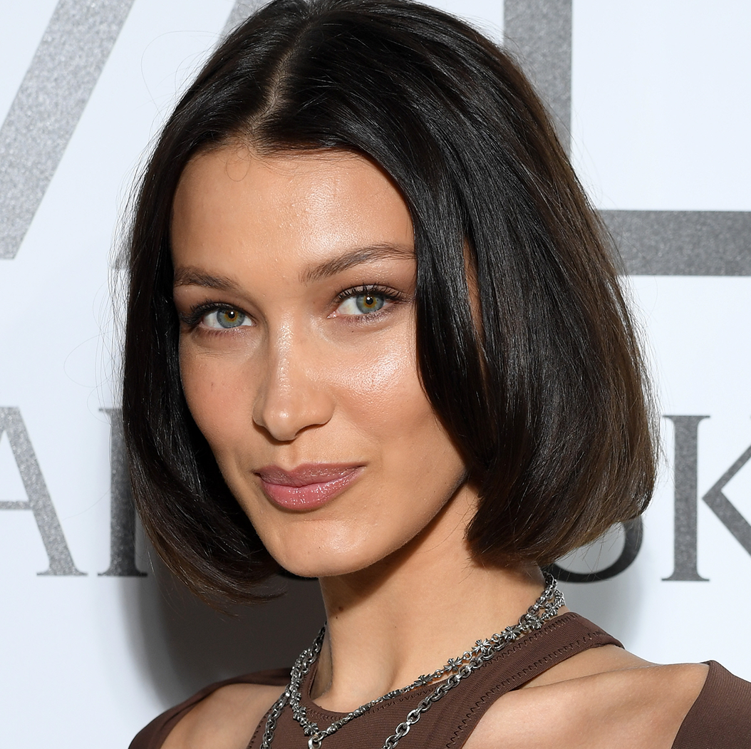 Voluminous Waves for a Softer Round Face Voluminous Waves for a Softer Round Face β Winter Haircuts for Round Faces