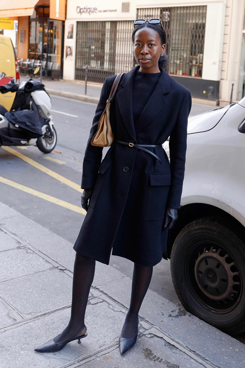 Belted Black Wool Coat with Turtleneck and Pumps Belted Black Wool Coat with Turtleneck and Pumps β Black Coat Outfits