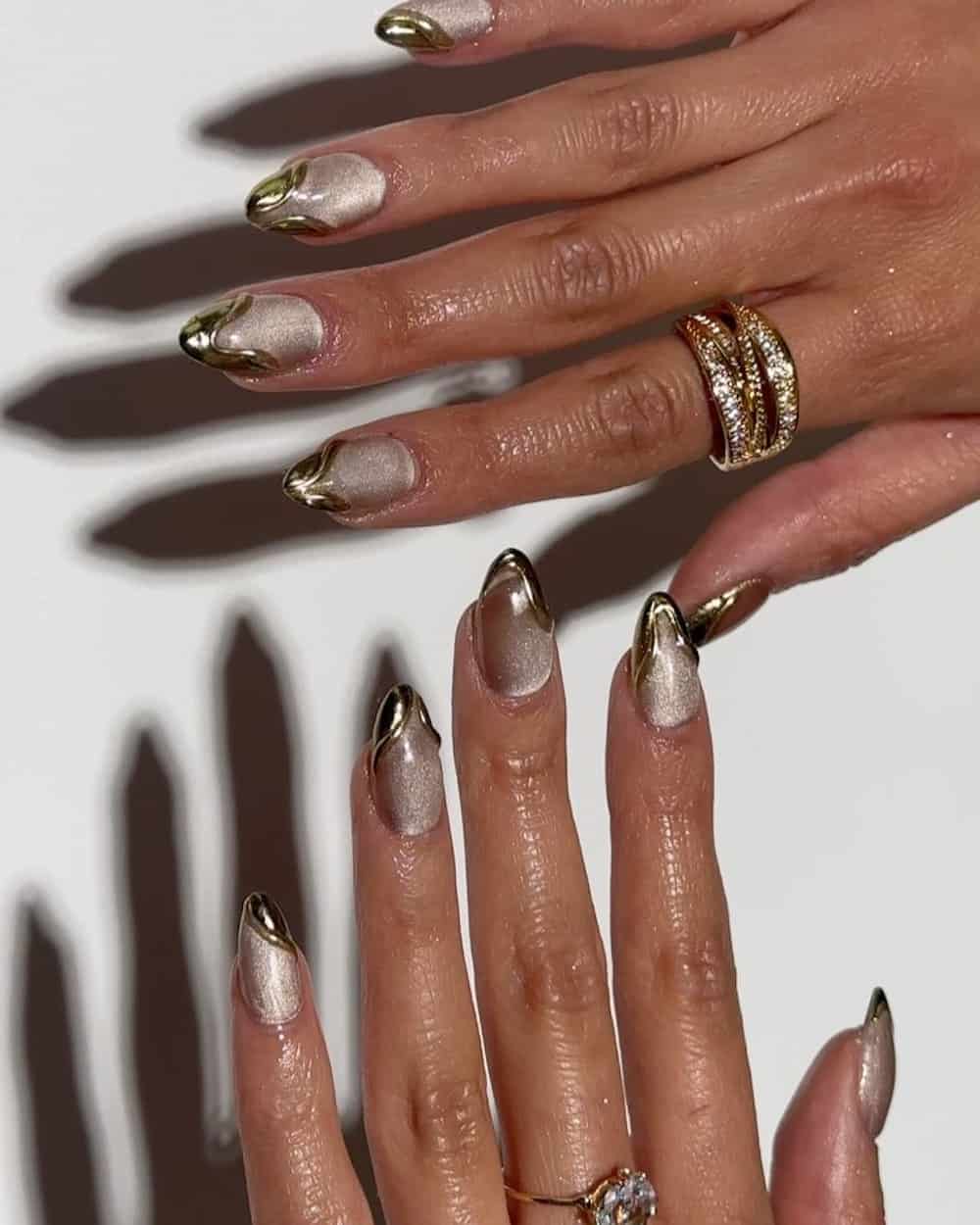 Mirror-Like Silver Chrome Stilettos Mirror-Like Silver Chrome Stilettos β Winter Chrome Nails