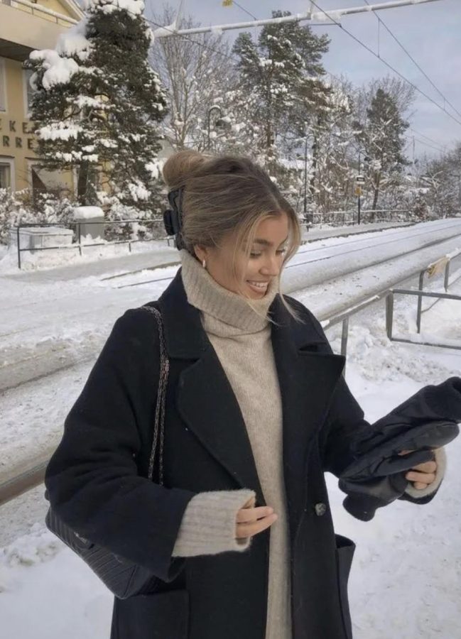 Black Wool Coat with Beige Turtleneck and Grey Knit Sleeves — Neutral Winter Outfits