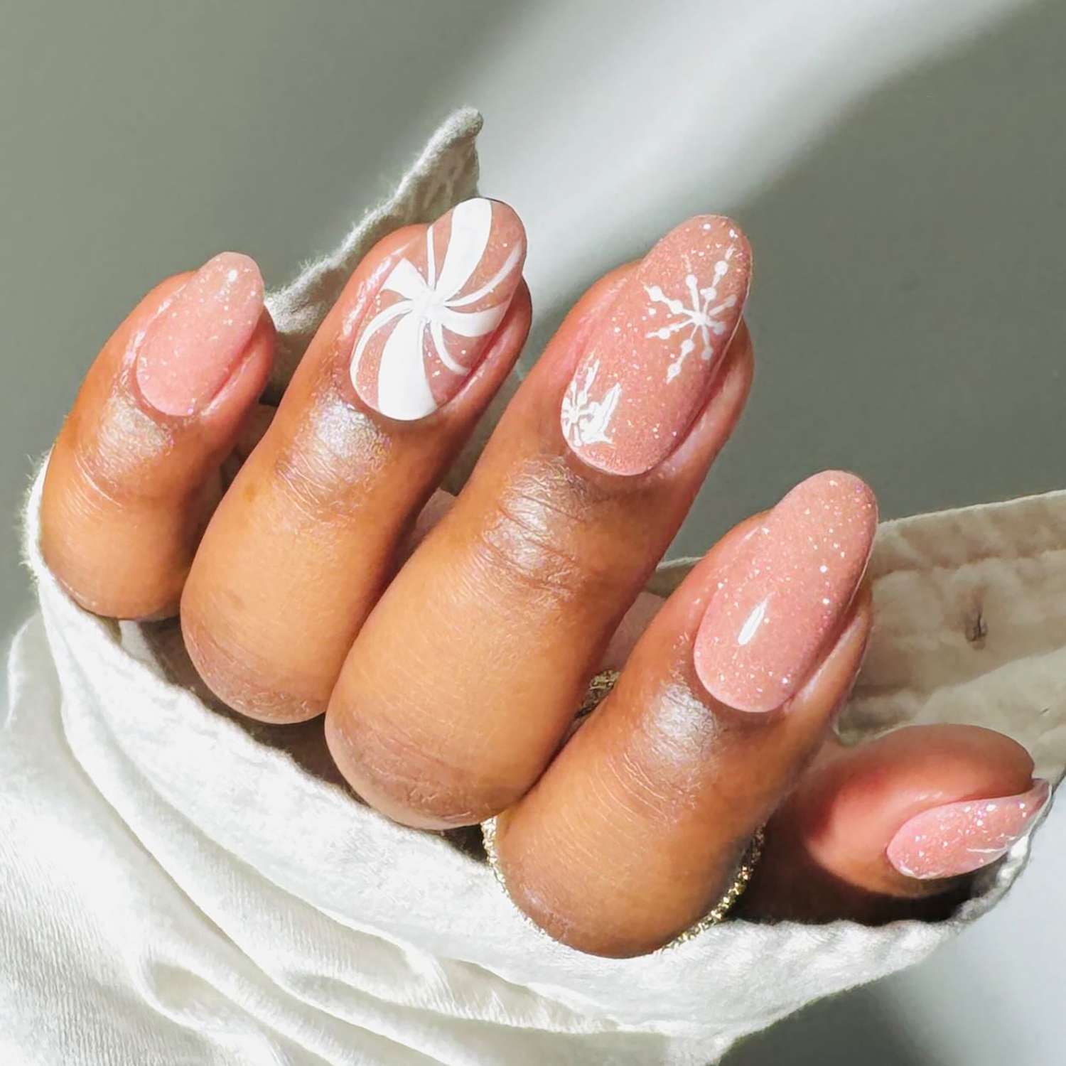 Sparkly Pale Pink Glitter with Art — Cute Winter Nails