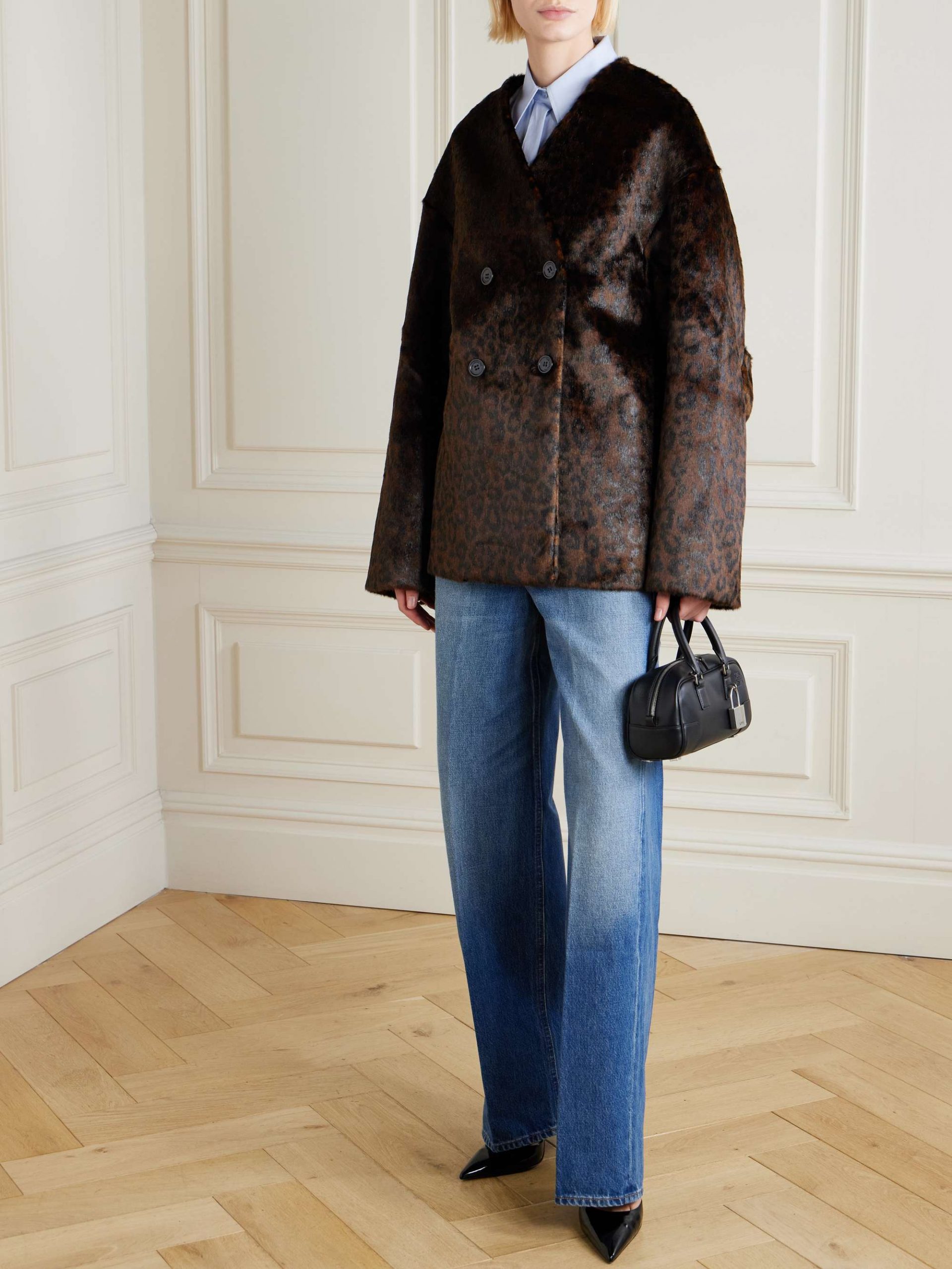 Double-Breasted Leopard Print Velvet Coat With Wide-Leg Denim Double-Breasted Leopard Print Velvet Coat With Wide-Leg Denim β Leopard Coat Outfits