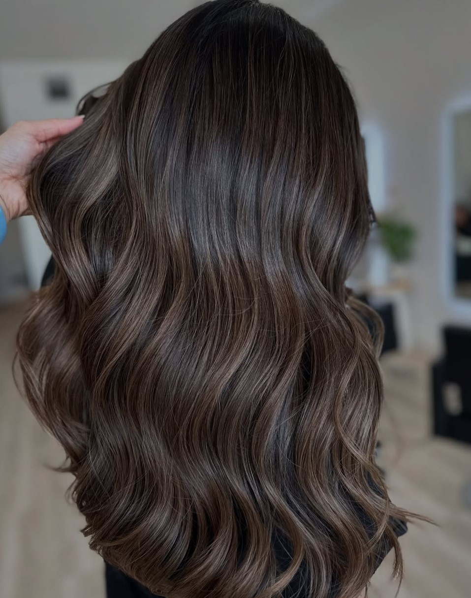 Mid-Back Rich Dark Brown With Subtle Caramel Highlights Mid-Back Rich Dark Brown With Subtle Caramel Highlights β Winter Brown Hair Colors