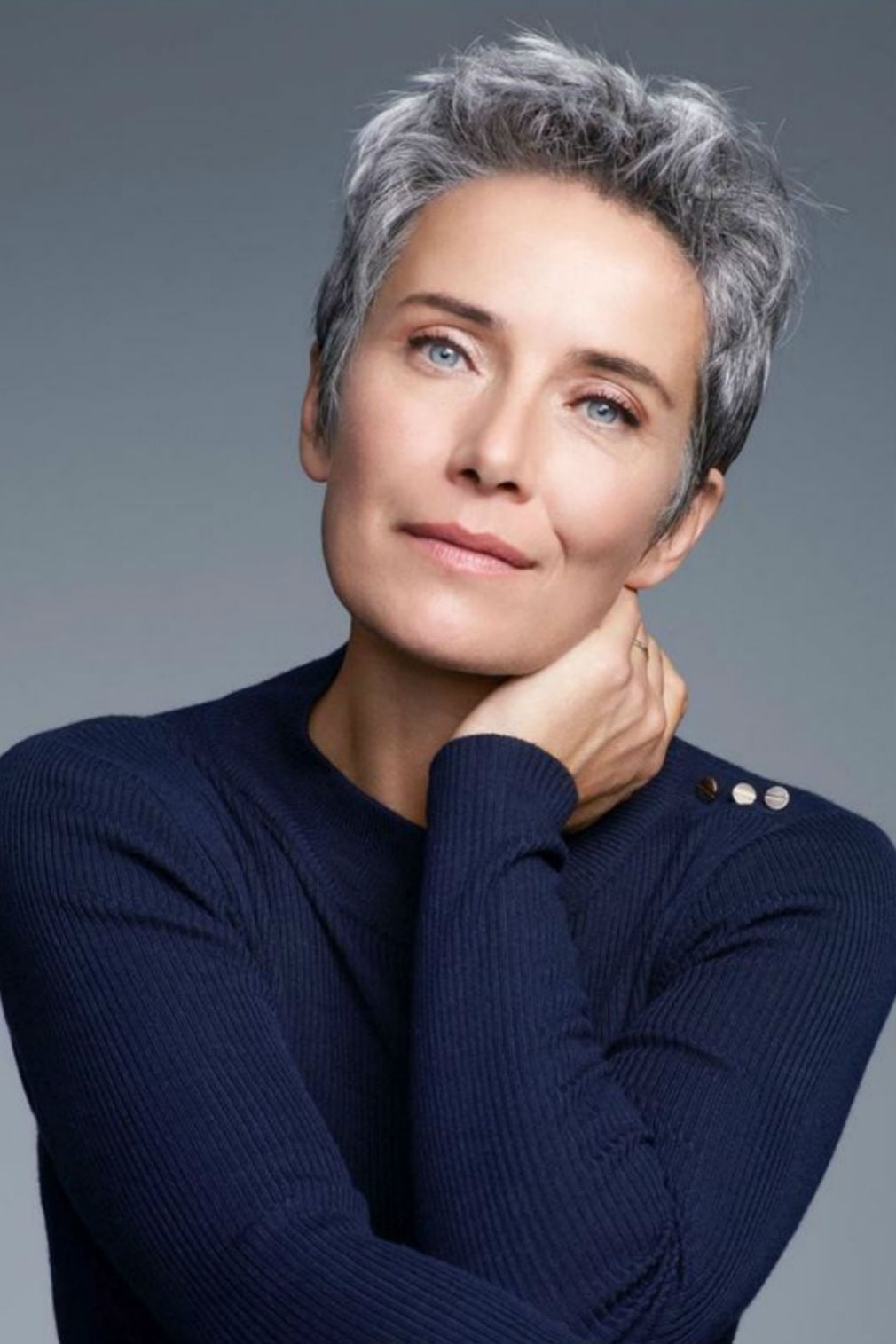 Sleek Grey Bob with Sharp Line Sleek Grey Bob with Sharp Line β Winter Haircuts for Women