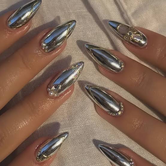 Visual Idea β Long Silver Chrome Nails