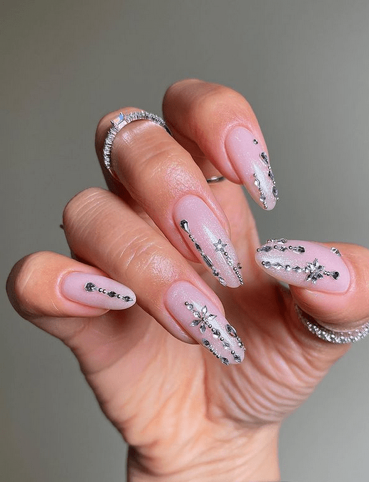 Visual Idea β Long Cute Christmas Nails 2026