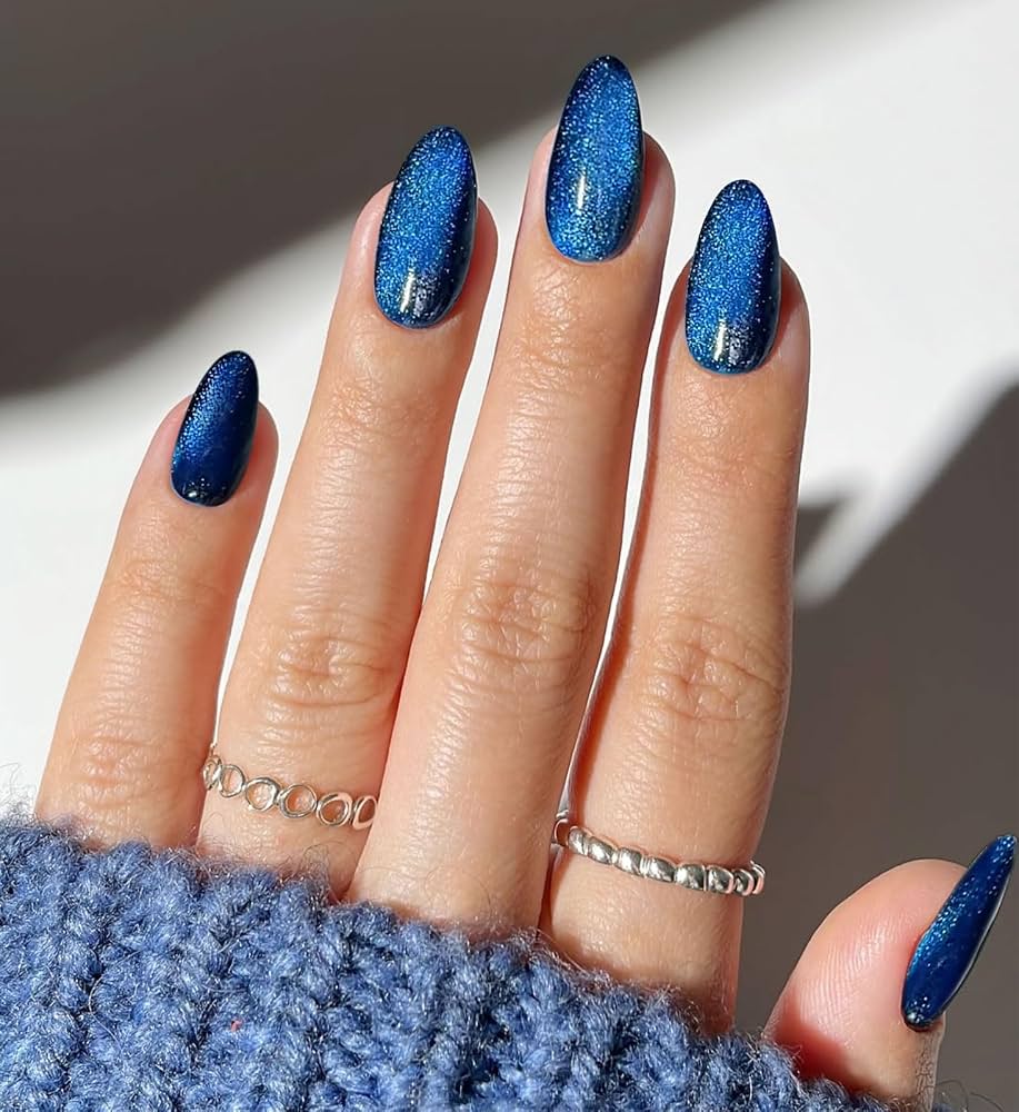 Electric Blue Jewel Cat Eye Nails — Winter Cat Eye Nails