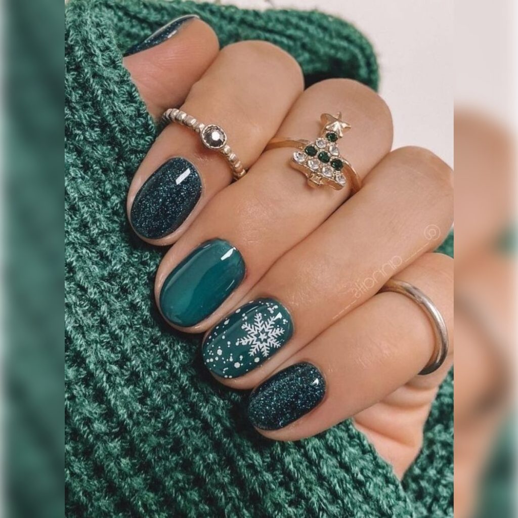 Short Round Teal & Green with Snowflake Short Round Teal & Green with Snowflake β Christmas Nail Colors 2026