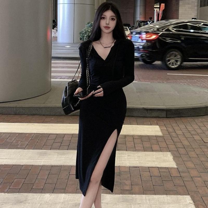 Sleek Evening Style: Black Knit Midi Dress Sleek Evening Style: Black Knit Midi Dress β Korean Winter Outfits