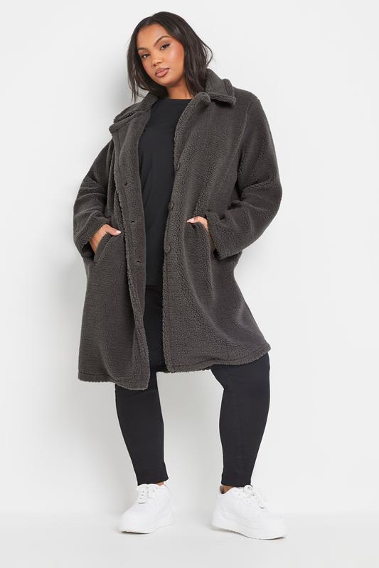 Oversized Grey Teddy Plush Coat: Styling Variation — Faux Fur Coat Outfits