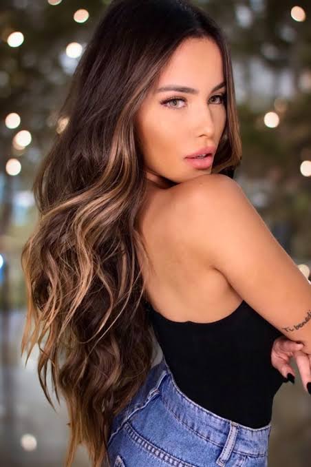 Dark Brown With Subtle Caramel Balayage Dark Brown With Subtle Caramel Balayage β Winter Hair Colors