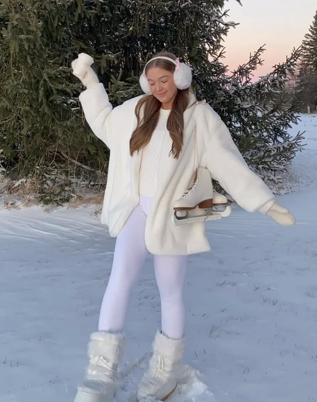 Monochromatic White Faux Fur Coat and Snow Boots — Cute Winter Outfits