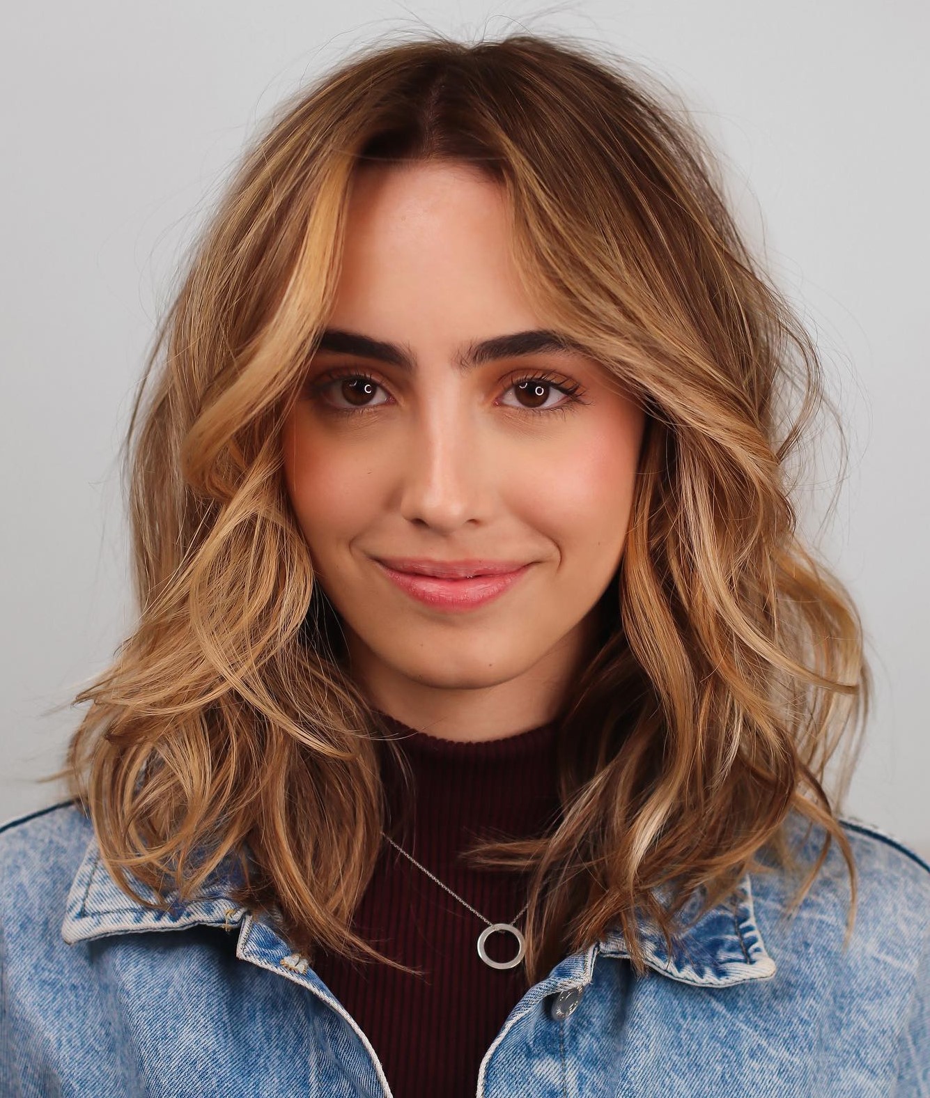 Collarbone Blonde Waves With Face-Framing — Cute Winter Hairstyles
