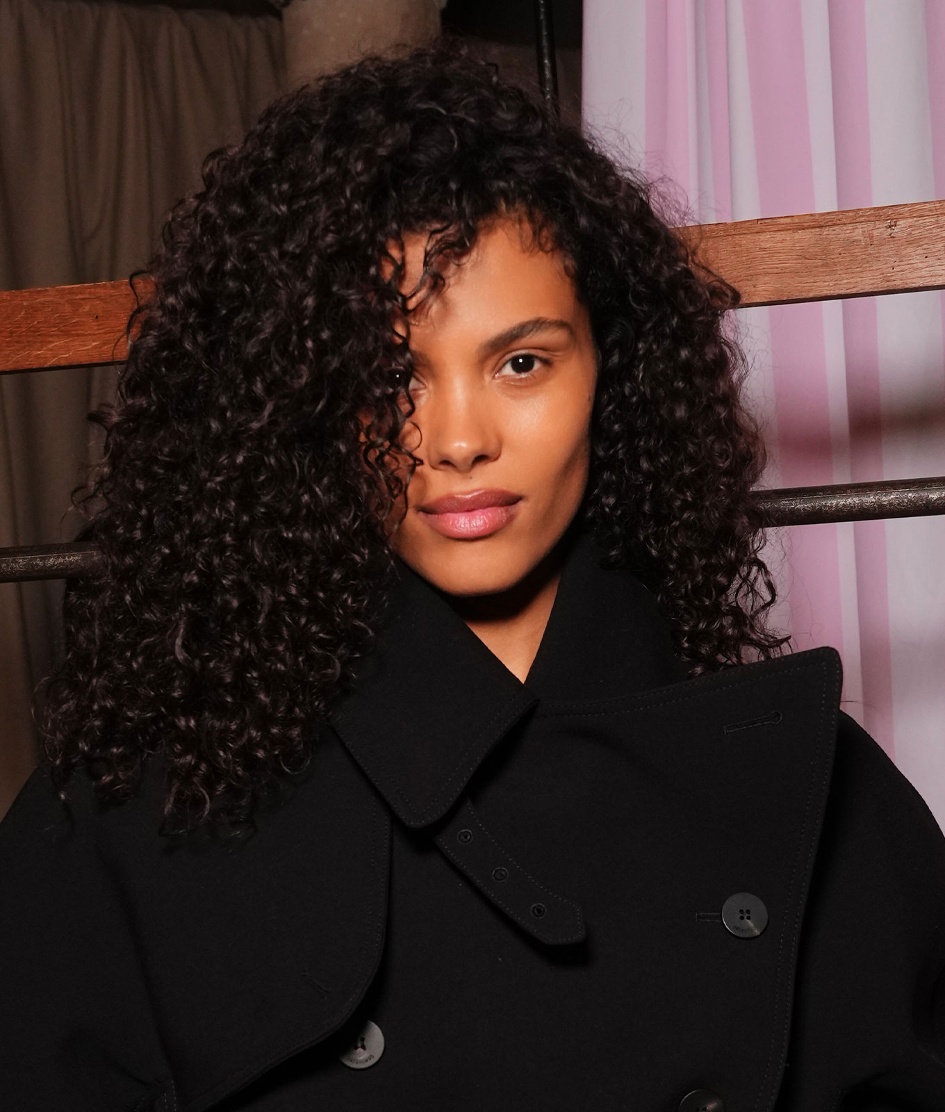 Dark Brown With Ash Blonde Highlights Dark Brown With Ash Blonde Highlights β Winter Hair Colors for Black Women