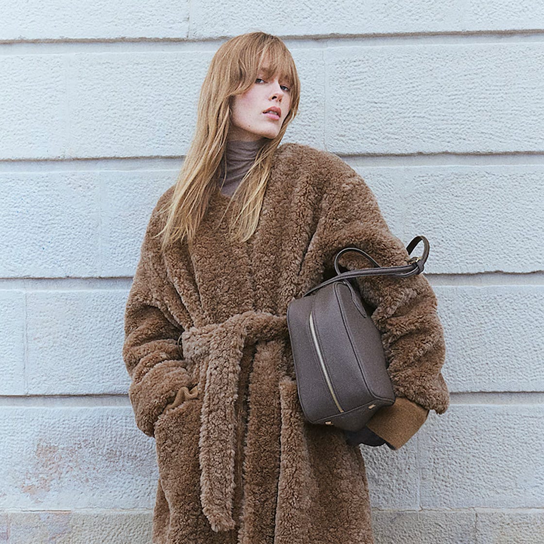 Belted Brown Oversized Teddy Coat Over a Turtleneck Belted Brown Oversized Teddy Coat Over a Turtleneck β Teddy Coat Outfits
