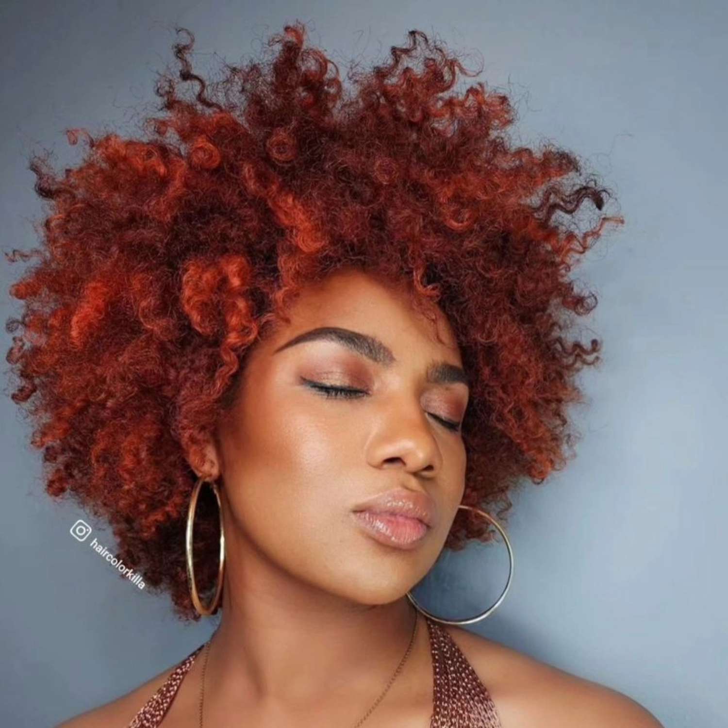 Shoulder Vibrant Auburn With Noticeable Copper Highlights — Winter Auburn Hair Color