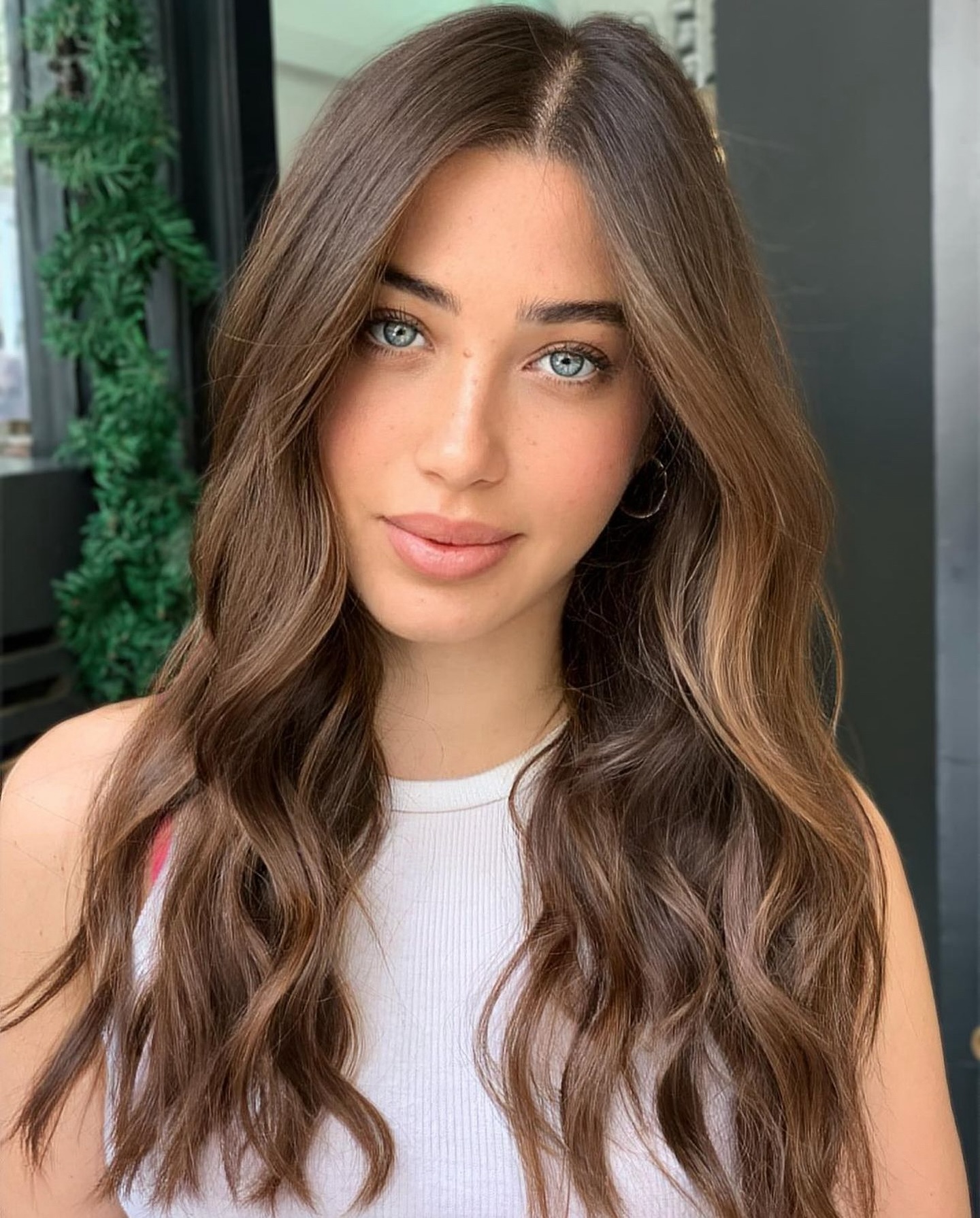 Medium Brown With Blonde Highlights Medium Brown With Blonde Highlights β Winter Hair Colors for Blue Eyes