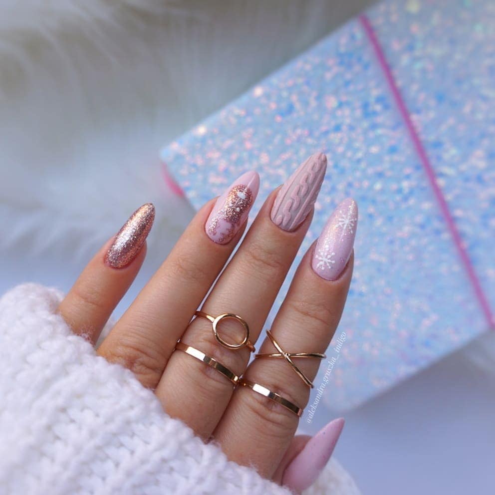 Long Stiletto Pale Pink Rose Gold Glitter — Winter Nail Designs