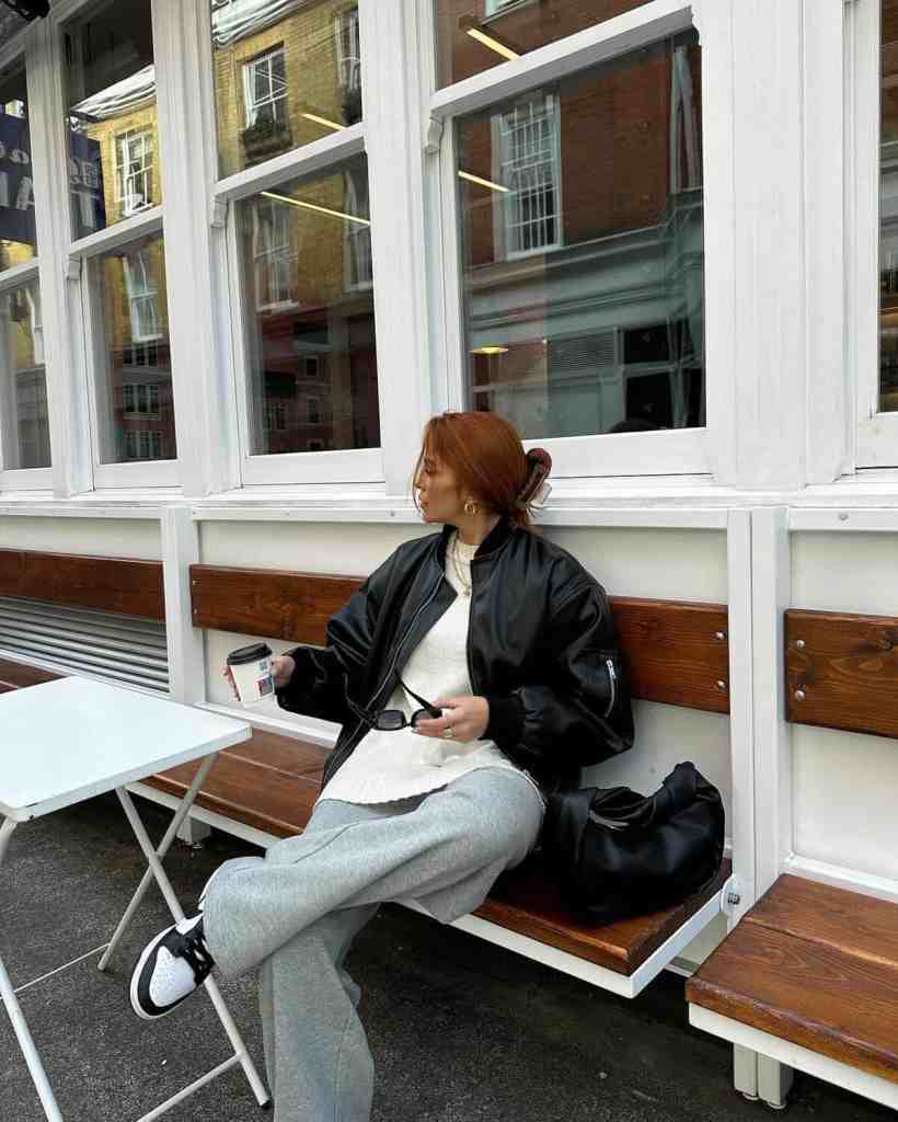 Relaxed Light Grey Sweatpants with Leather Bomber Relaxed Light Grey Sweatpants with Leather Bomber β Sweatpants Outfits