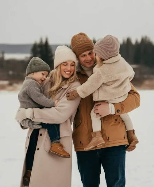 Puffer Jackets and Fleece: Stylish Winter Family Photo Ensemble Puffer Jackets and Fleece: Stylish Winter Family Photo Ensemble β Winter Family Photo Outfits