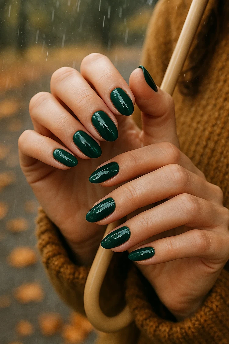 Deep Emerald Glossy Oval Deep Emerald Glossy Oval β Emerald Green Nails
