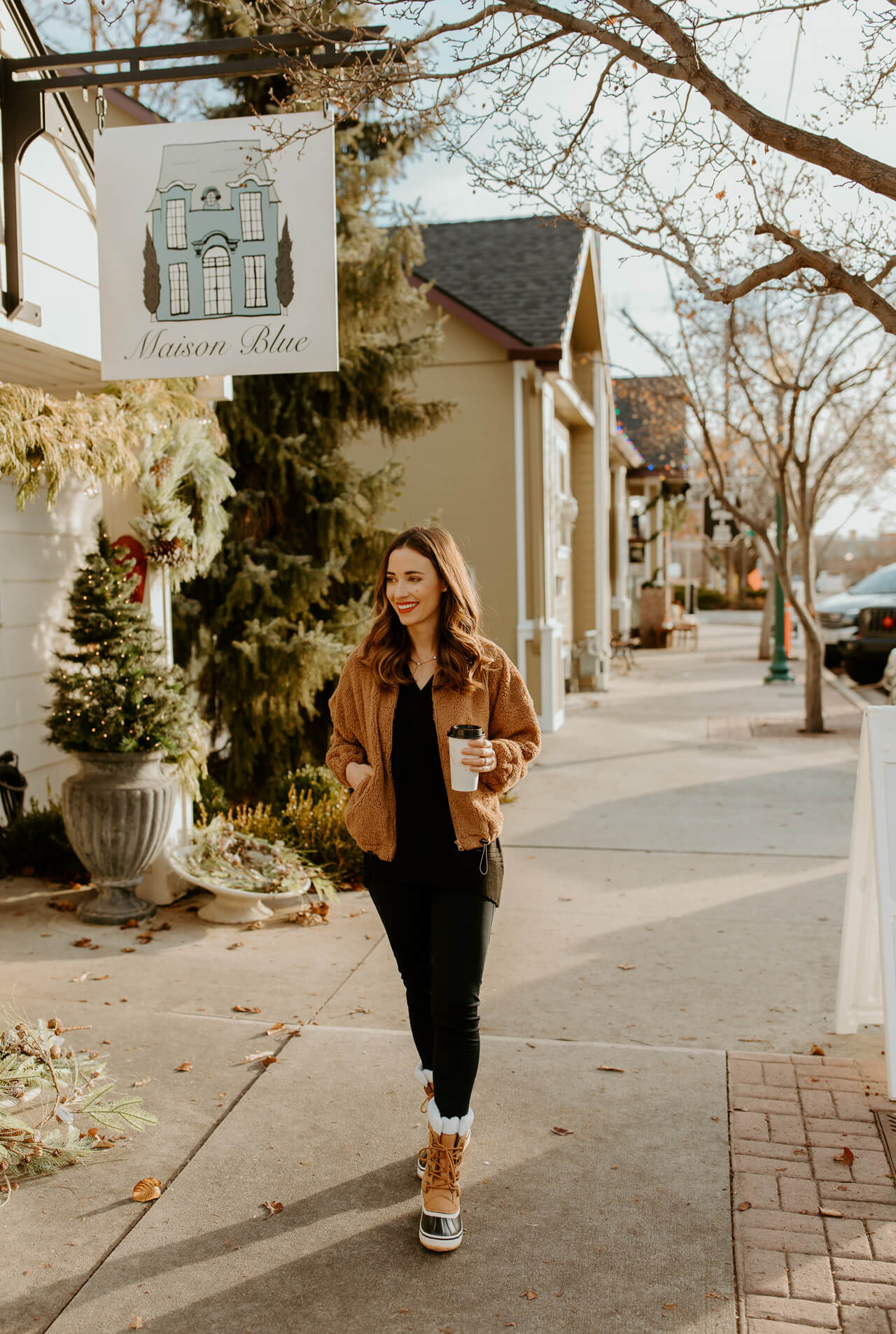 Teddy Coat Comfort: Black Leggings with a Cozy Tan Coat Teddy Coat Comfort: Black Leggings with a Cozy Tan Coat β Winter Outfits with Leggings
