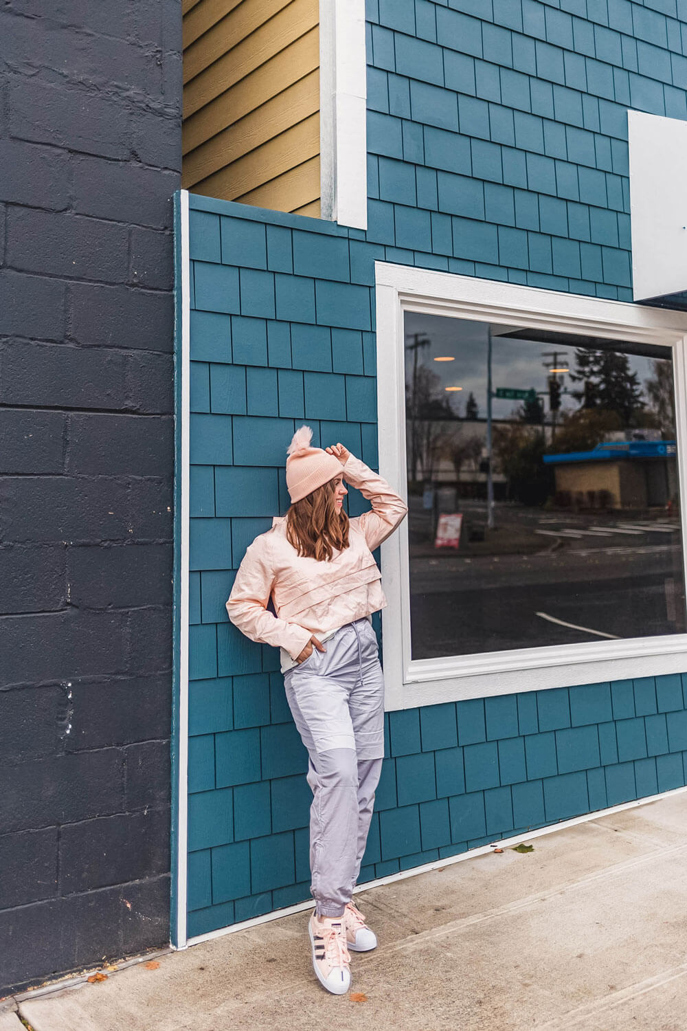 Pink Hoodie and Grey Track Pants with Pom-Pom Beanie Pink Hoodie and Grey Track Pants with Pom-Pom Beanie β Winter Athleisure Outfits
